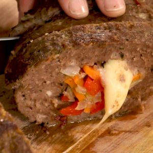 Pan de carne relleno de morrones, zanahorias y queso - Cucinare
