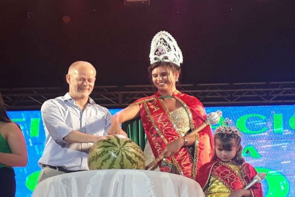 El pueblo de Entre Ríos que celebra a la sandía: fiesta con música, concurso de la reina y elección de la fruta más grande