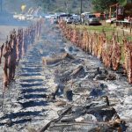 Se viene una nueva edición de la Fiesta Nacional del Asado: porciones para dos a 18.000 pesos, música y un bingo solidario